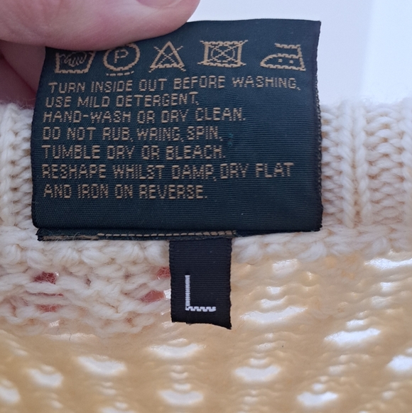 Vintage Carraig Donn Merino Wool Ivory Cable Knit Sweater, Size Large. - Picture 4 of 9